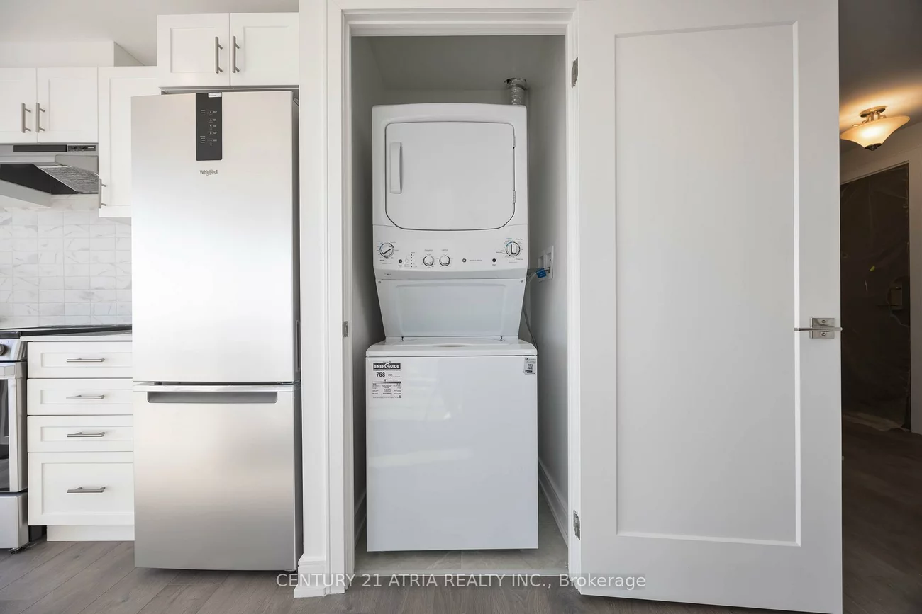 715, Davis, Huron Heights-Leslie Valley, Newmarket