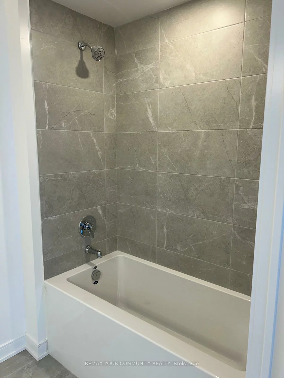 715, Davis, Huron Heights-Leslie Valley, Newmarket