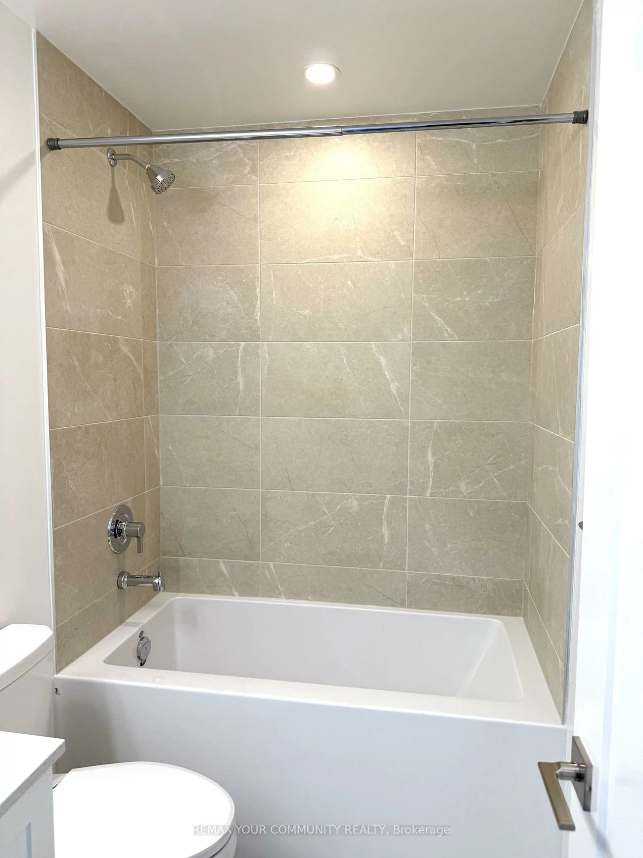 715, Davis, Huron Heights-Leslie Valley, Newmarket