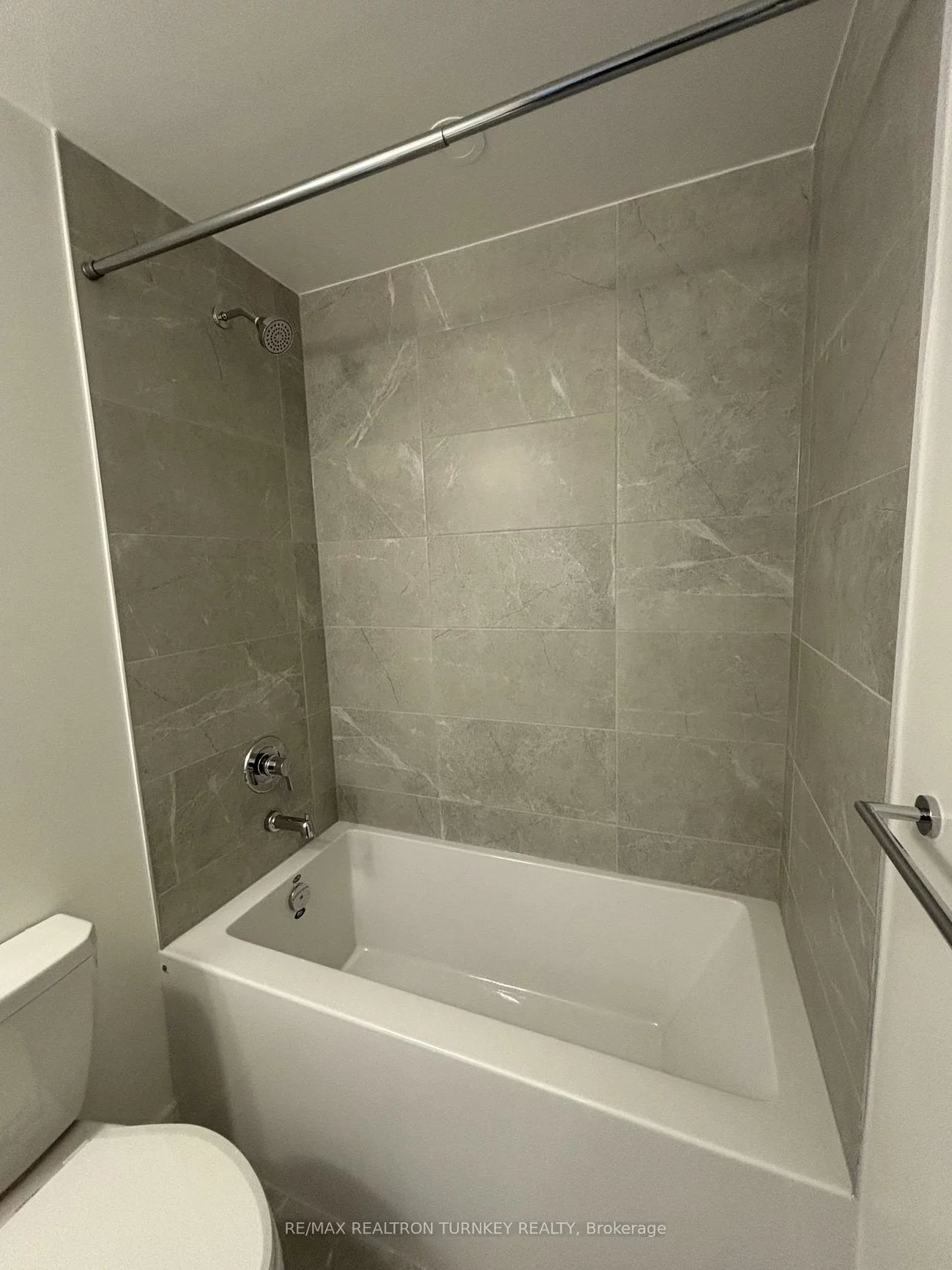 705, Davis, Huron Heights-Leslie Valley, Newmarket