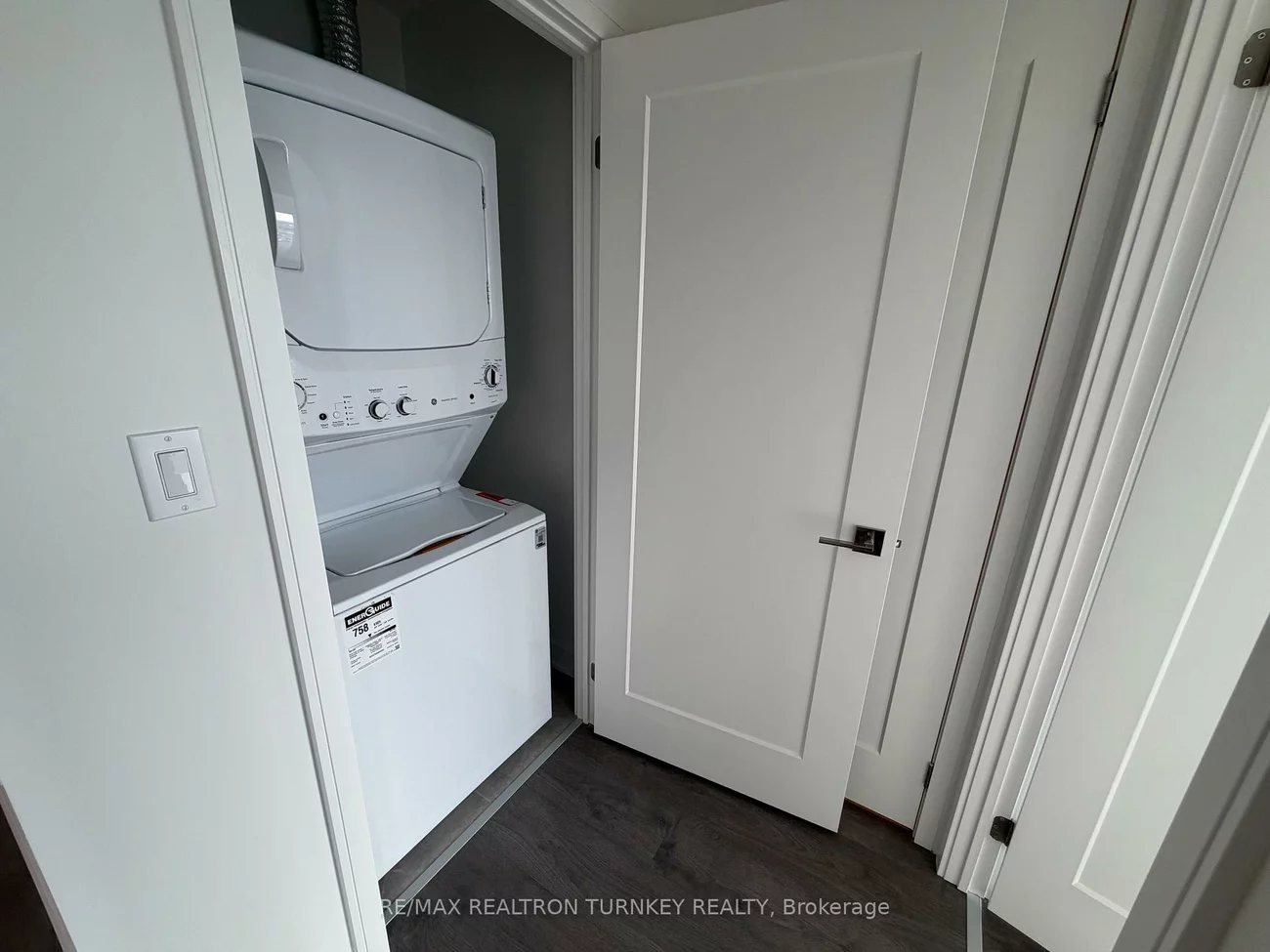 705, Davis, Huron Heights-Leslie Valley, Newmarket