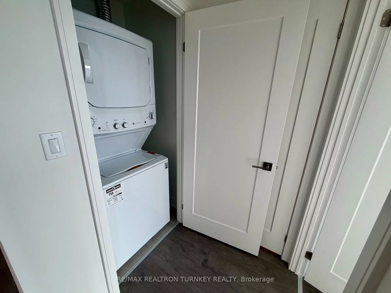 705, Davis, Huron Heights-Leslie Valley, Newmarket