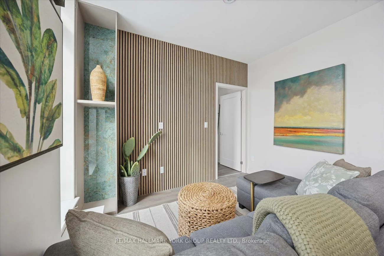 705, Davis, Huron Heights-Leslie Valley, Newmarket