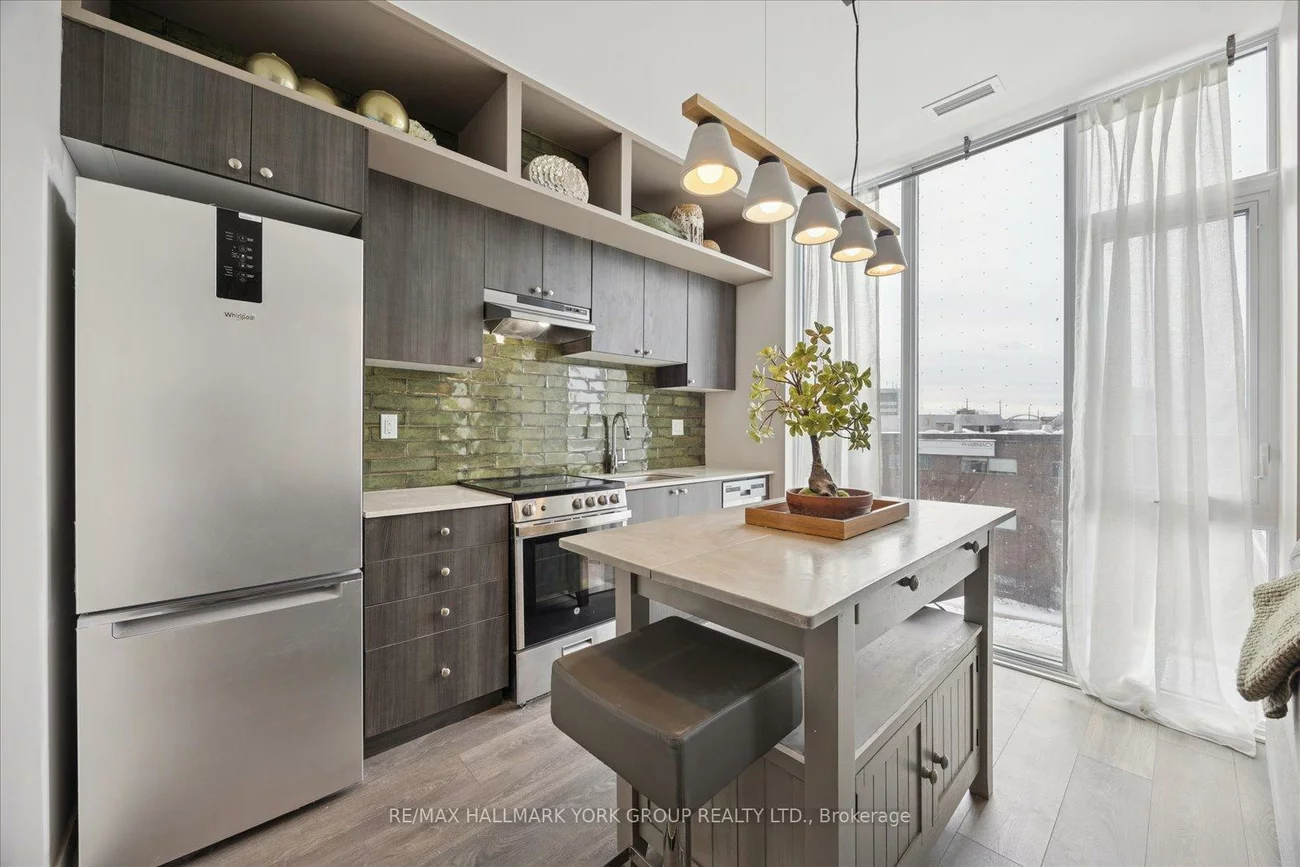 705, Davis, Huron Heights-Leslie Valley, Newmarket