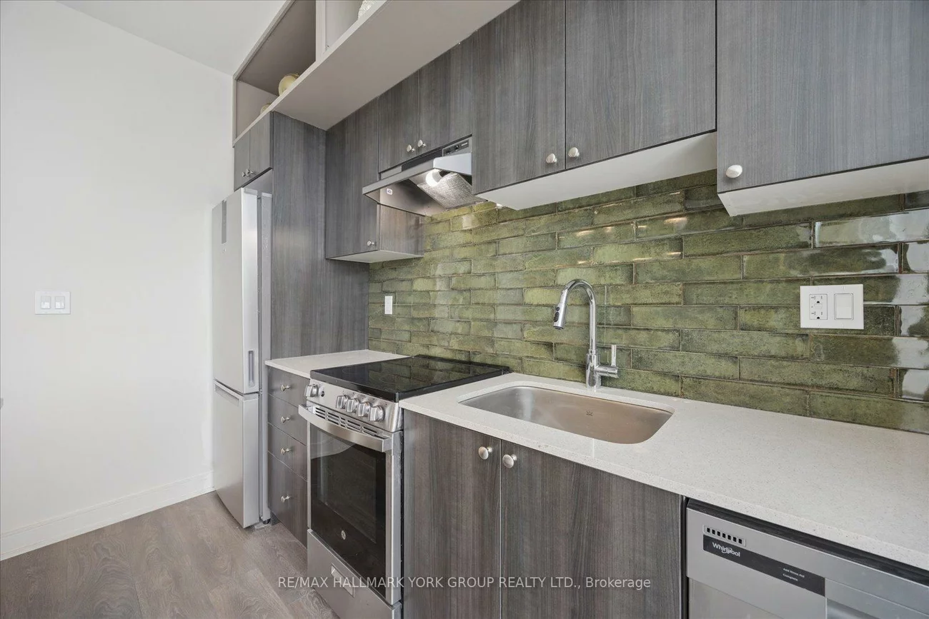 705, Davis, Huron Heights-Leslie Valley, Newmarket