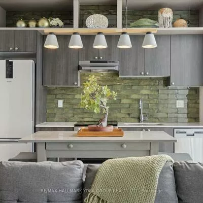 705, Davis, Huron Heights-Leslie Valley, Newmarket