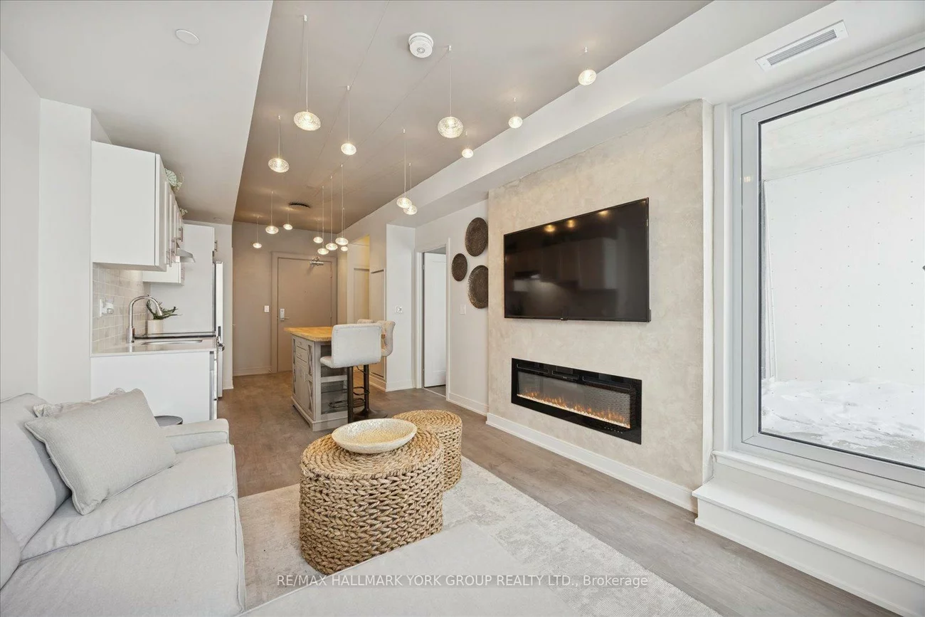 705, Davis, Huron Heights-Leslie Valley, Newmarket