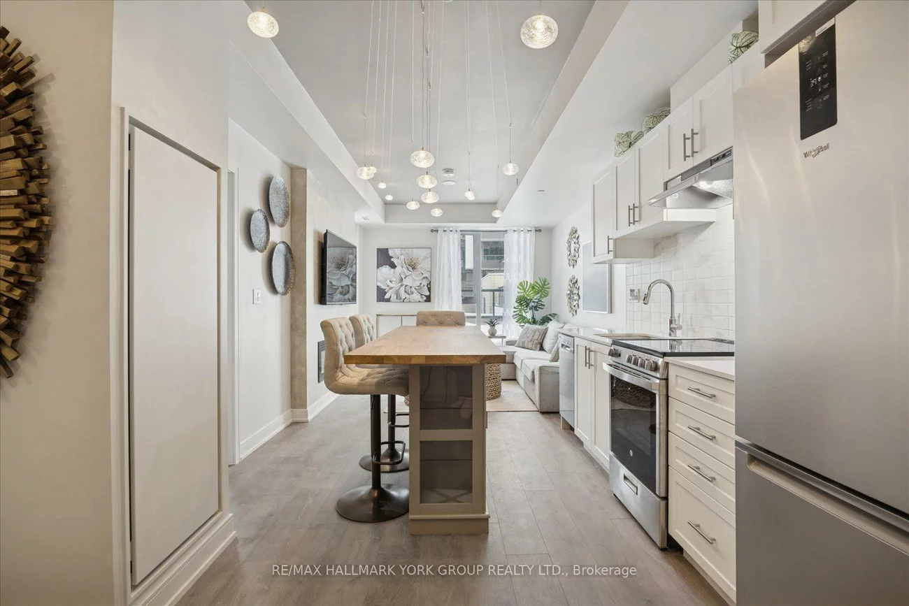 705, Davis, Huron Heights-Leslie Valley, Newmarket