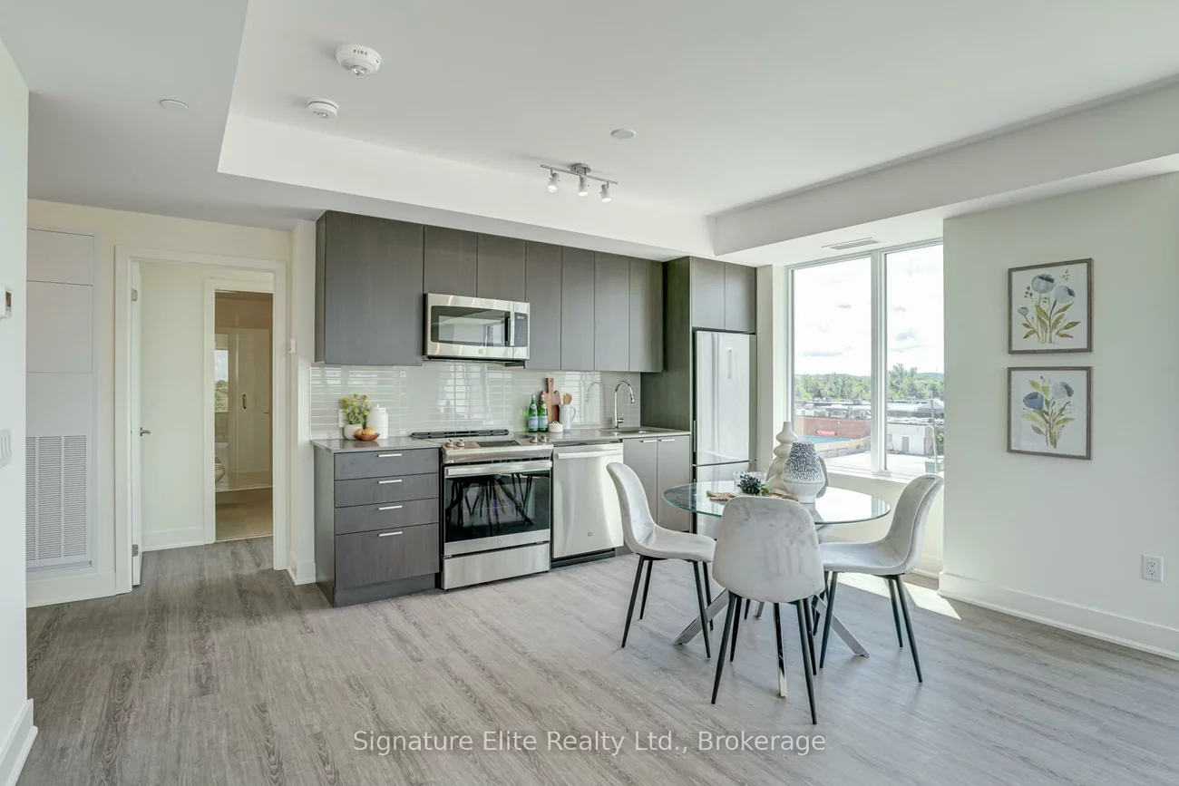 185, Deerfield, Central Newmarket, Newmarket