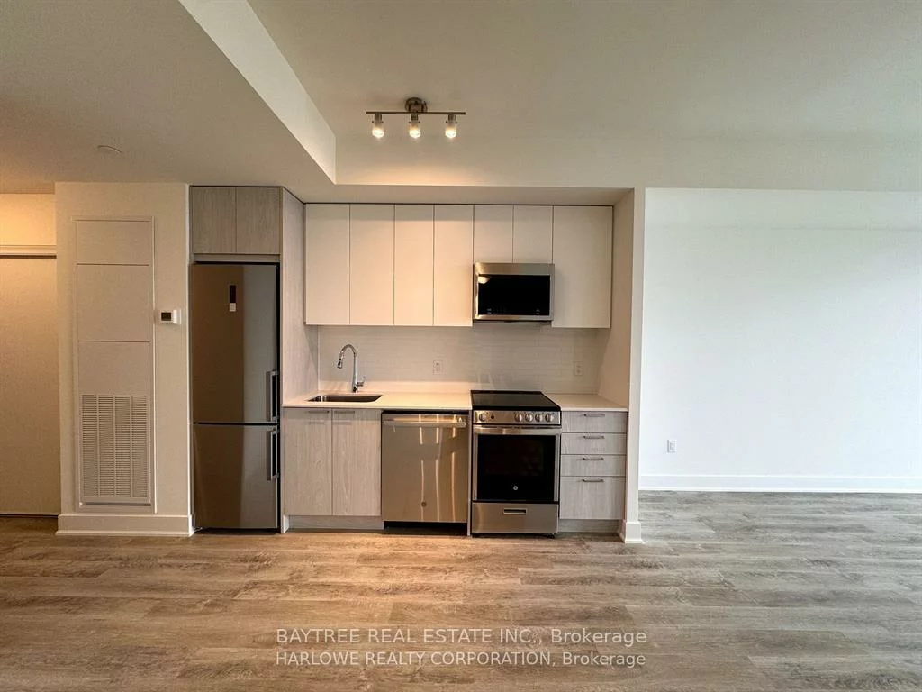 185, Deerfield, Central Newmarket, Newmarket