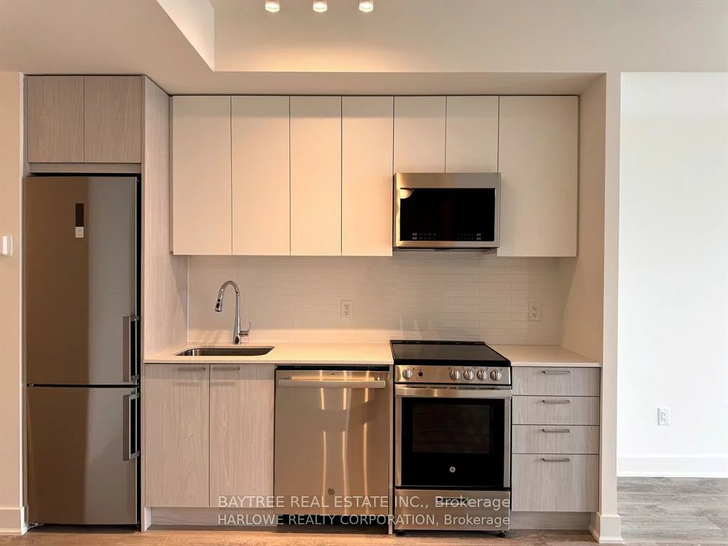 185, Deerfield, Central Newmarket, Newmarket