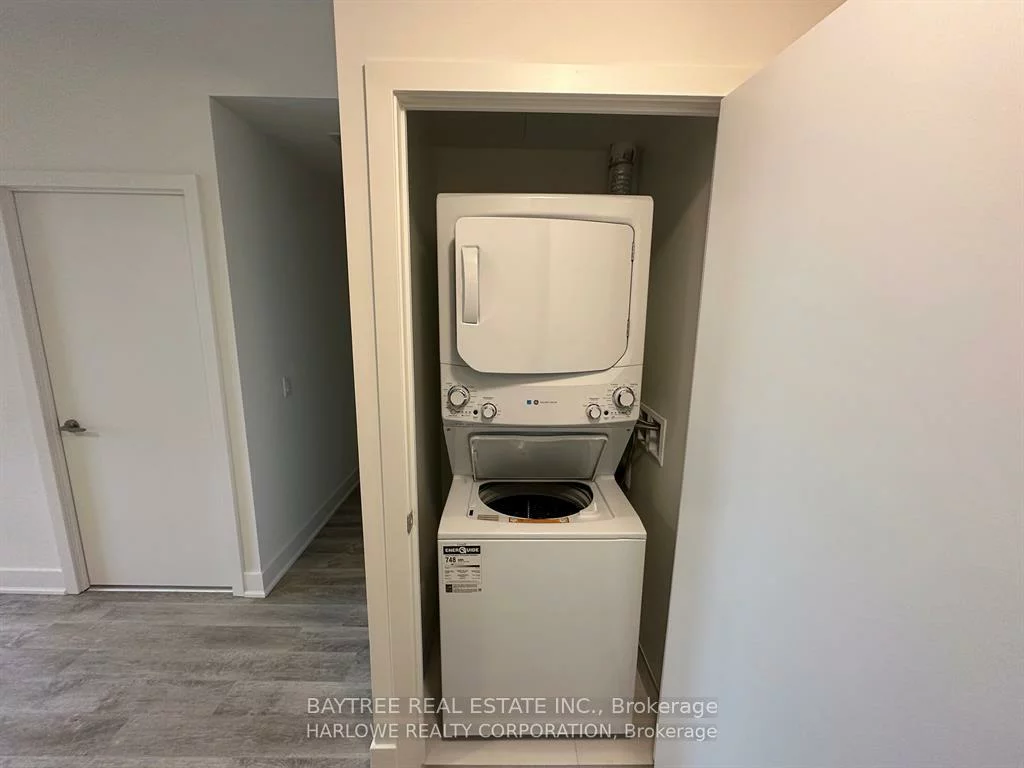 185, Deerfield, Central Newmarket, Newmarket