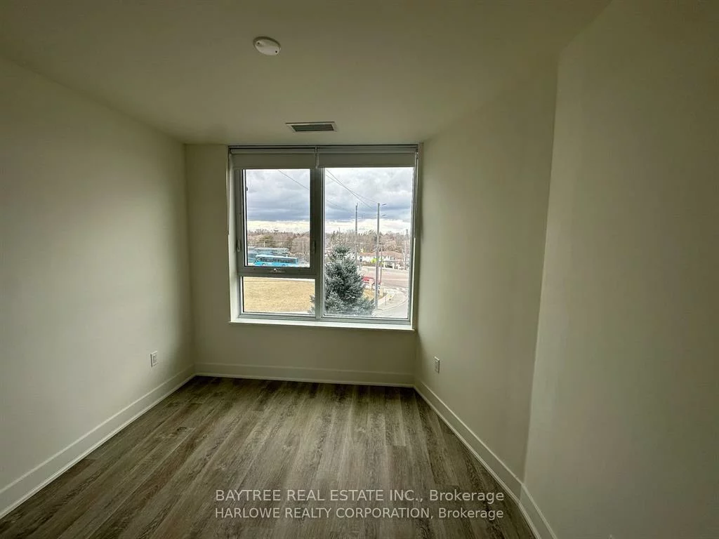 185, Deerfield, Central Newmarket, Newmarket