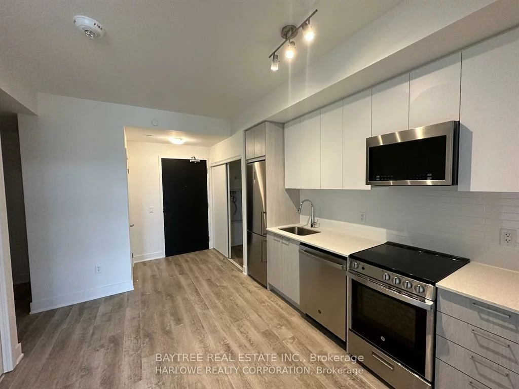 185, Deerfield, Central Newmarket, Newmarket