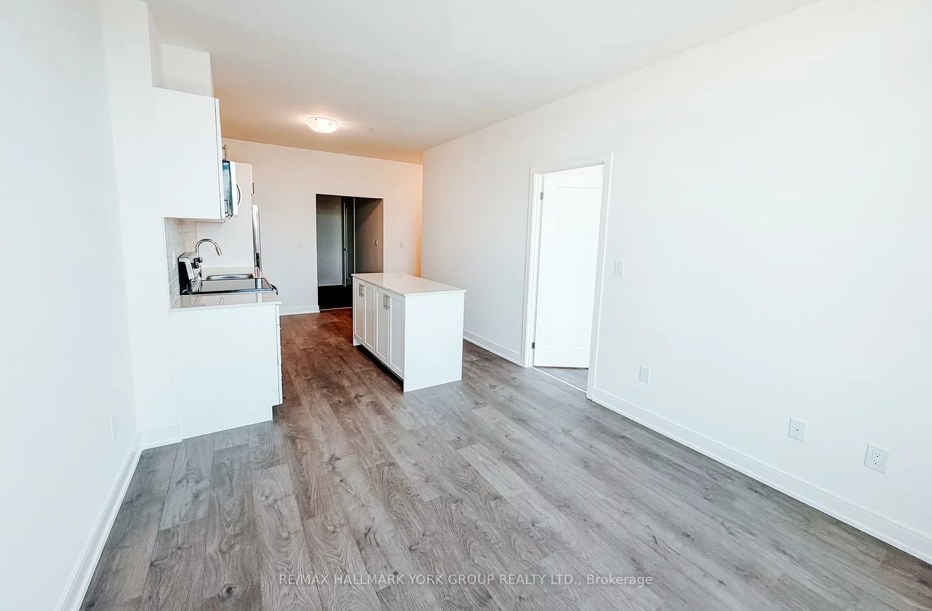 705, Davis, Huron Heights-Leslie Valley, Newmarket