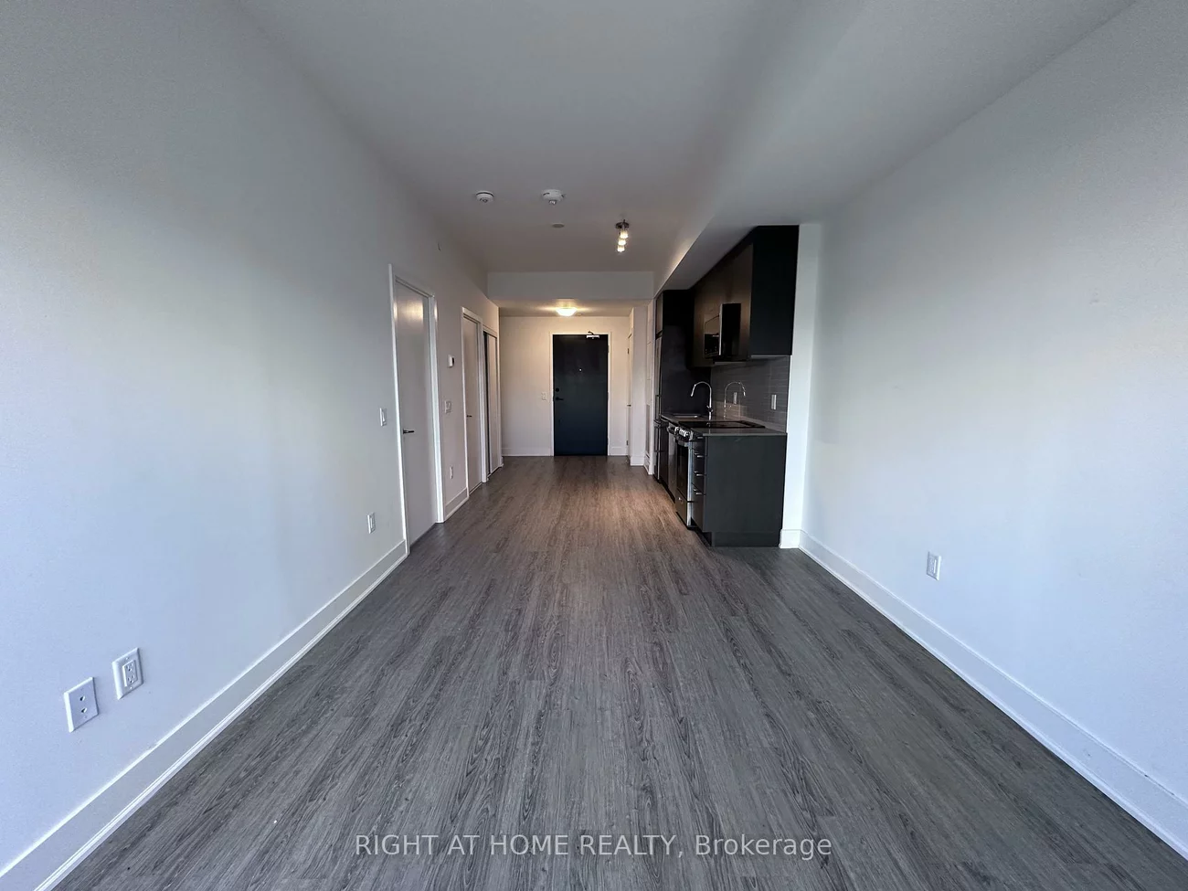 185, Deerfield, Central Newmarket, Newmarket