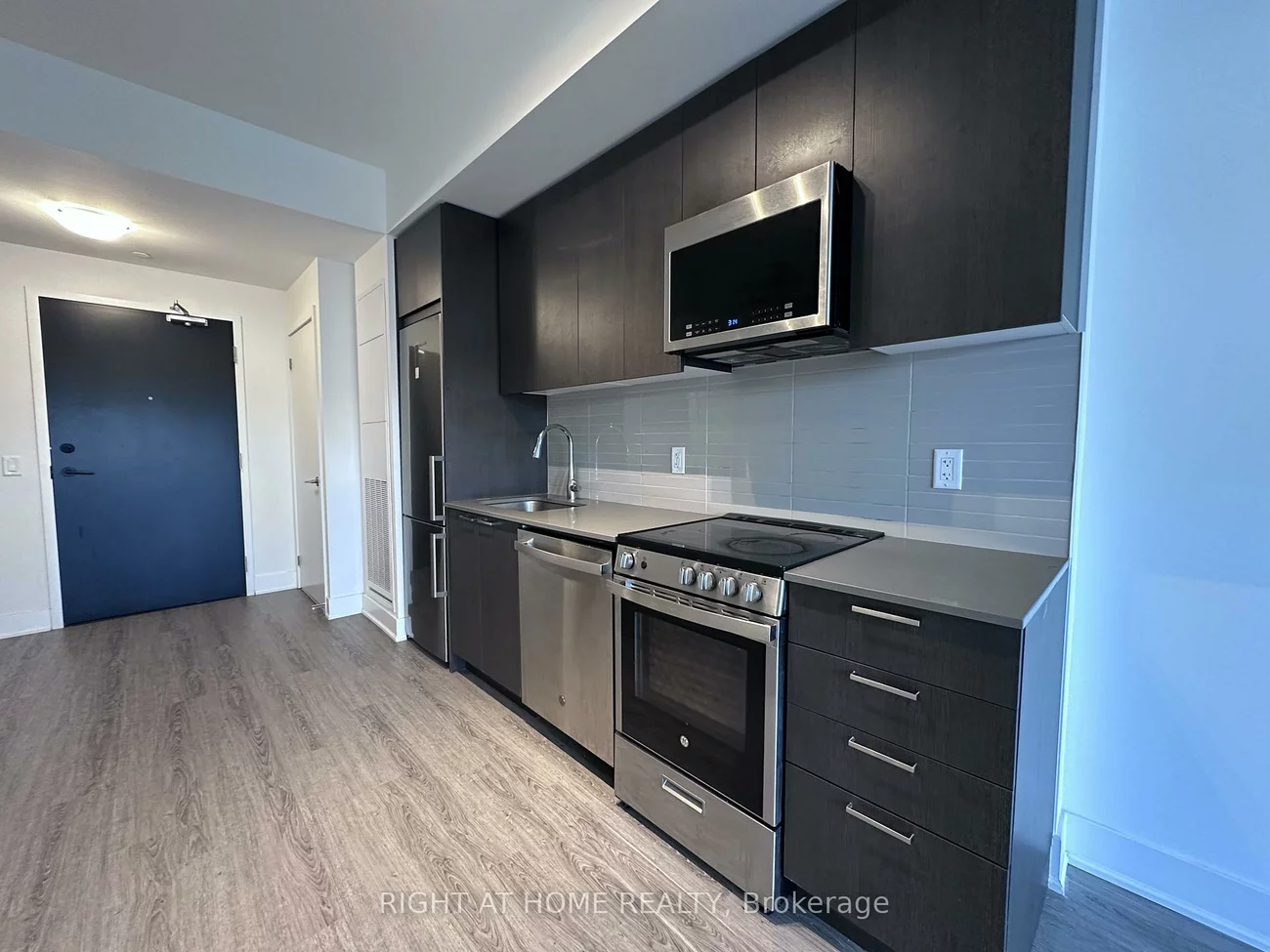 185, Deerfield, Central Newmarket, Newmarket