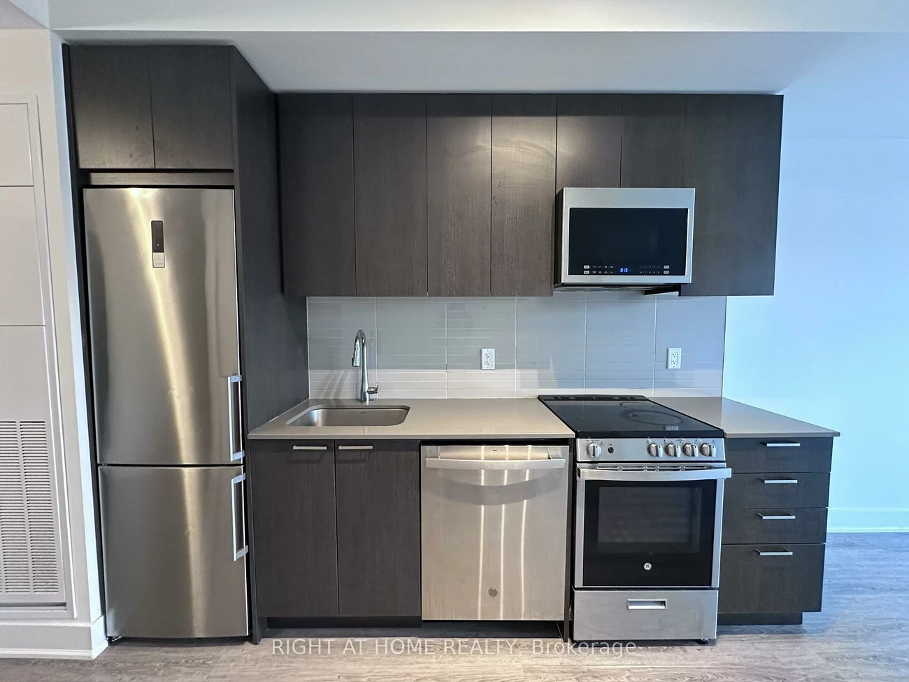 185, Deerfield, Central Newmarket, Newmarket