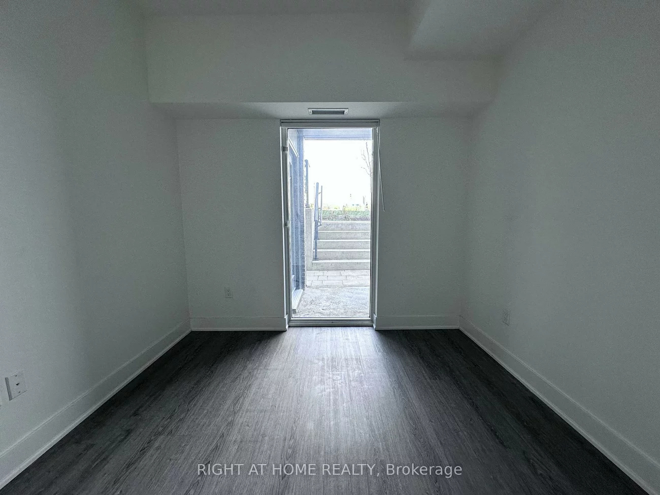 185, Deerfield, Central Newmarket, Newmarket