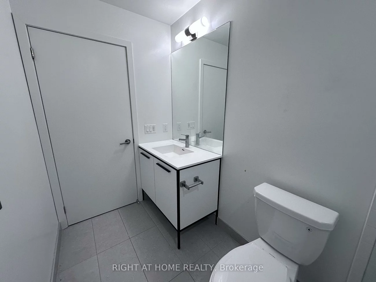 185, Deerfield, Central Newmarket, Newmarket