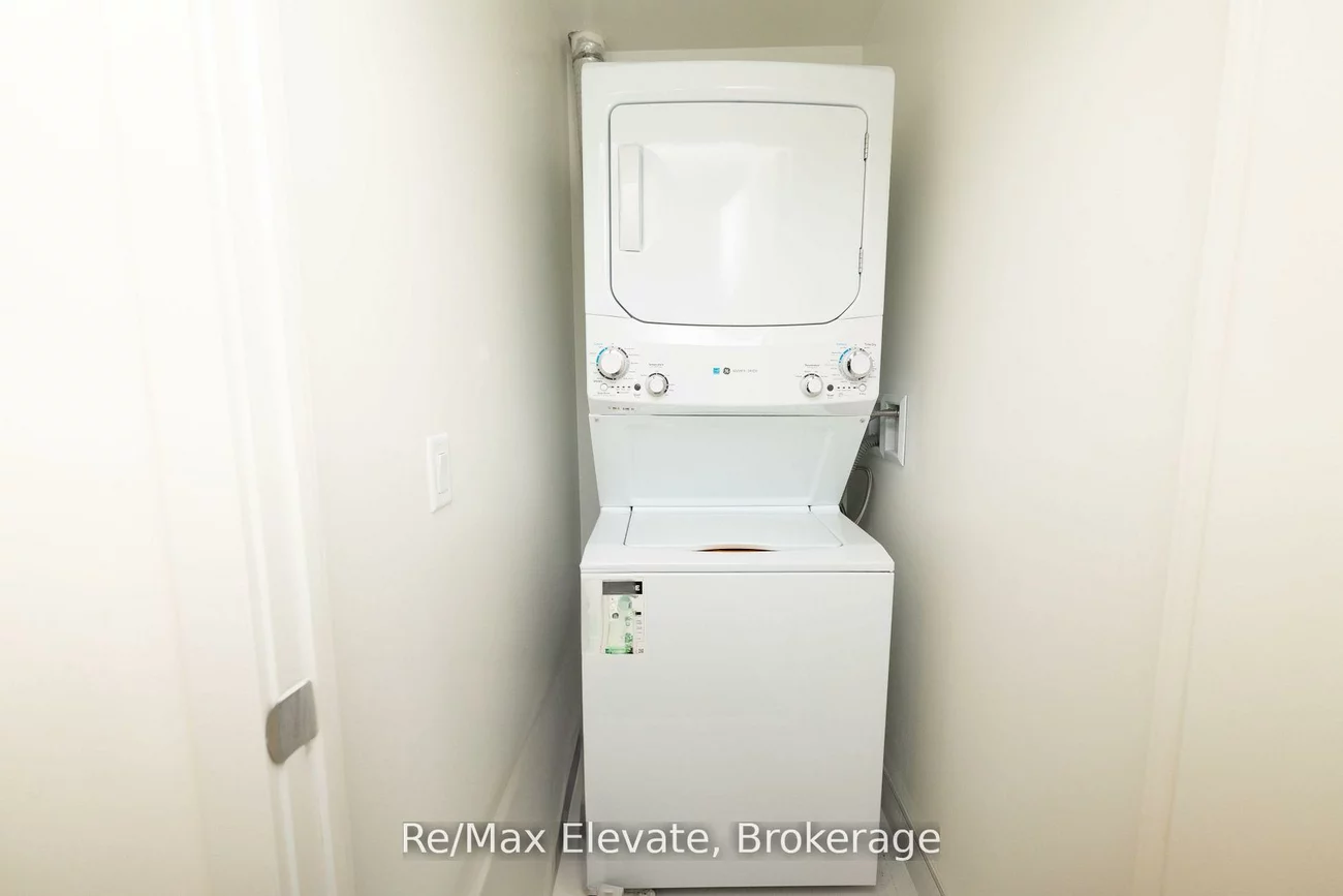 185, Deerfield, Central Newmarket, Newmarket