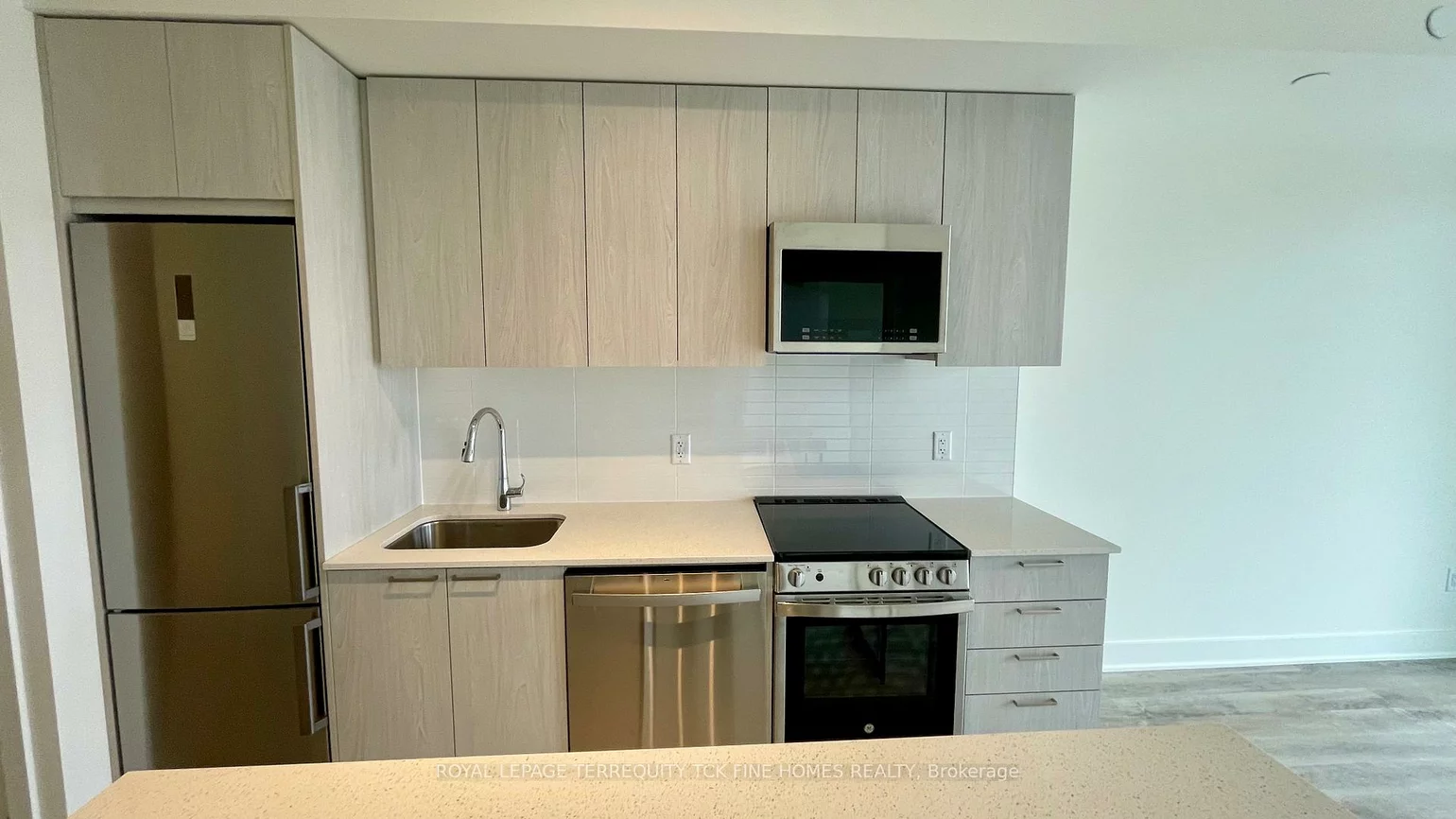 185, Deerfield, Central Newmarket, Newmarket