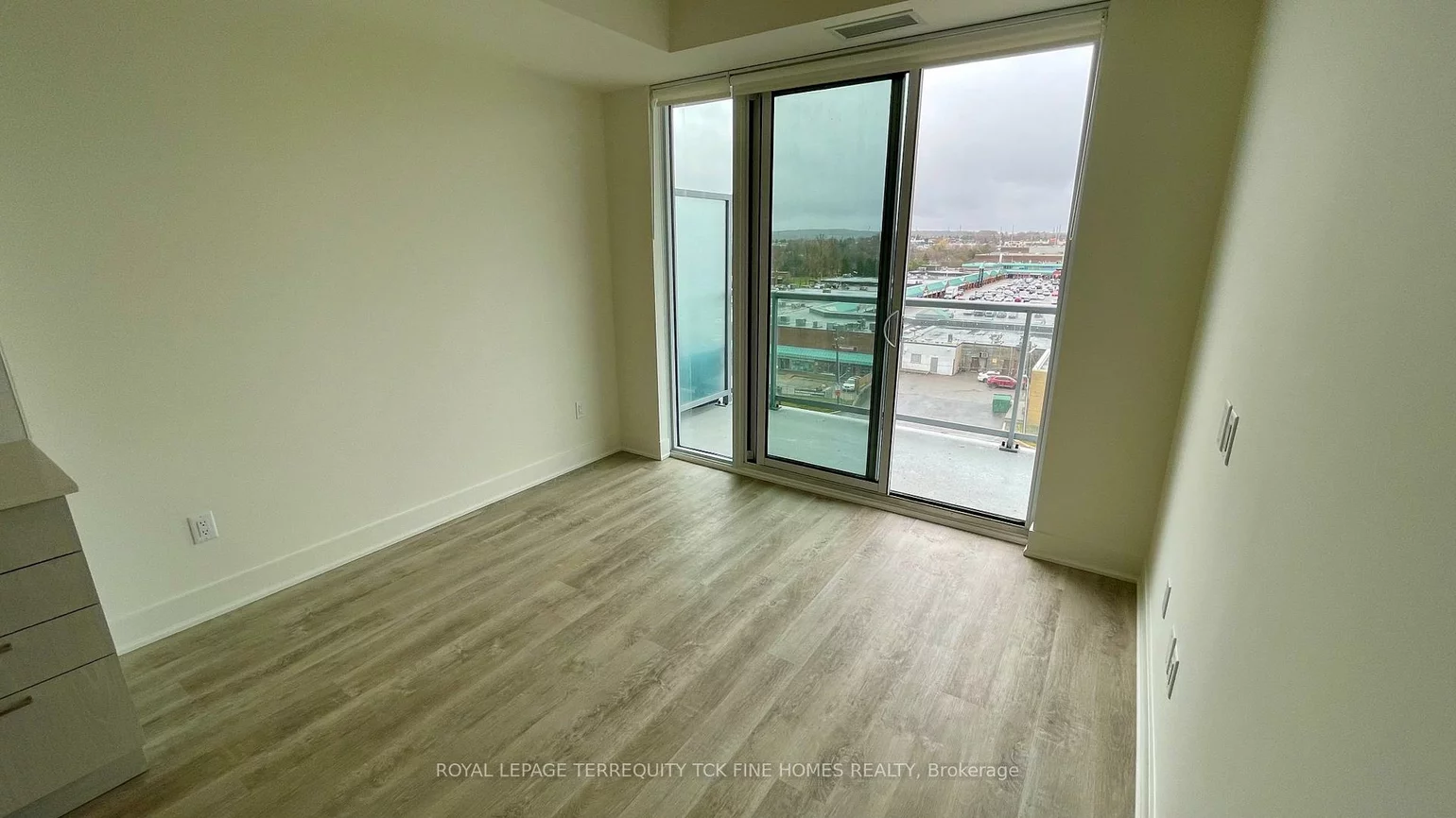 185, Deerfield, Central Newmarket, Newmarket