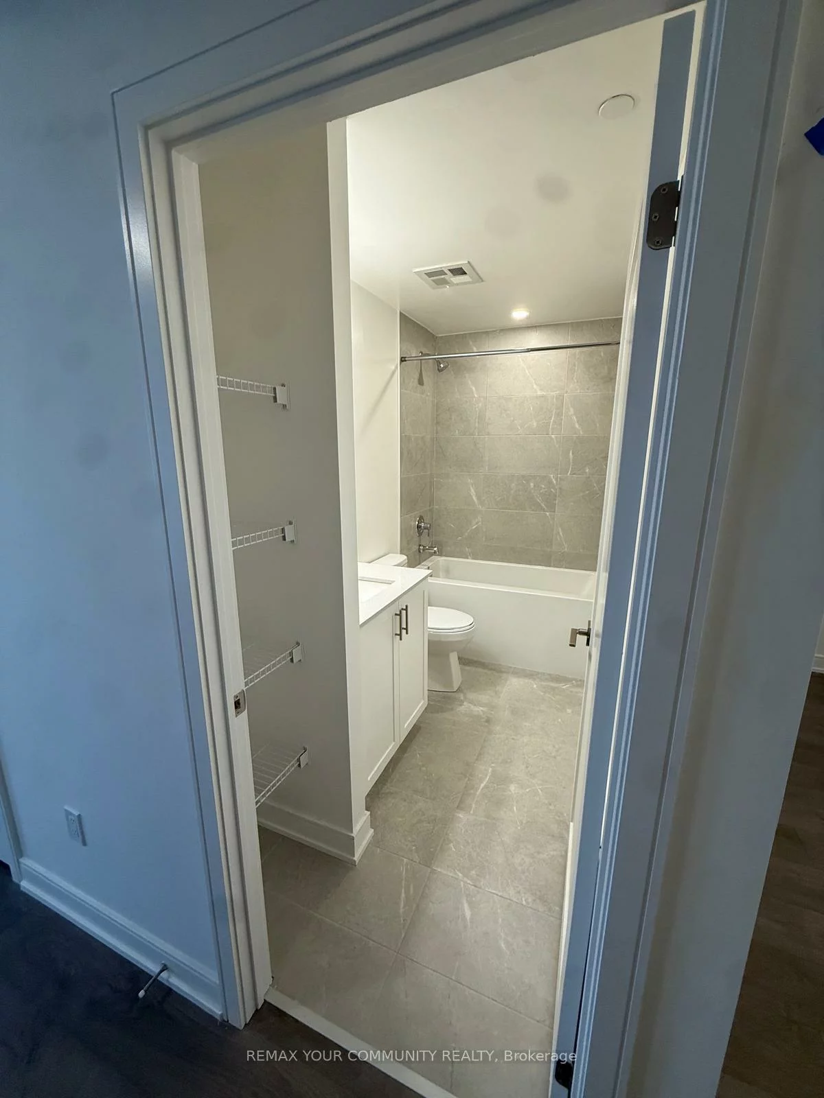 705, Davis, Huron Heights-Leslie Valley, Newmarket