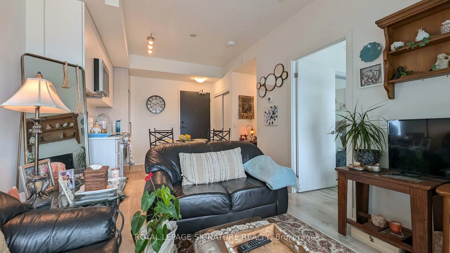 185, Deerfield, Central Newmarket, Newmarket