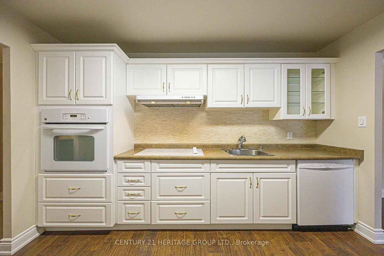 155, Main, Bristol-London, Newmarket