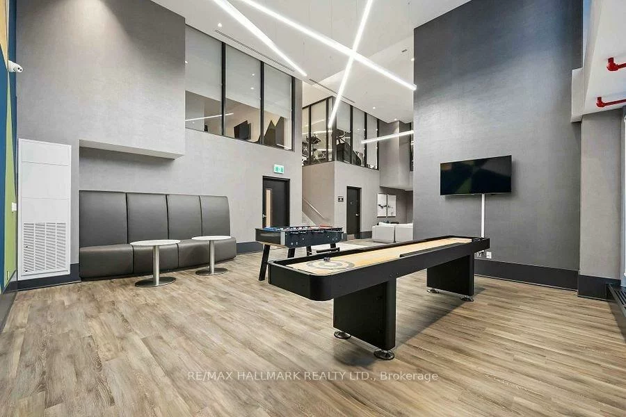 185, Deerfield, Central Newmarket, Newmarket