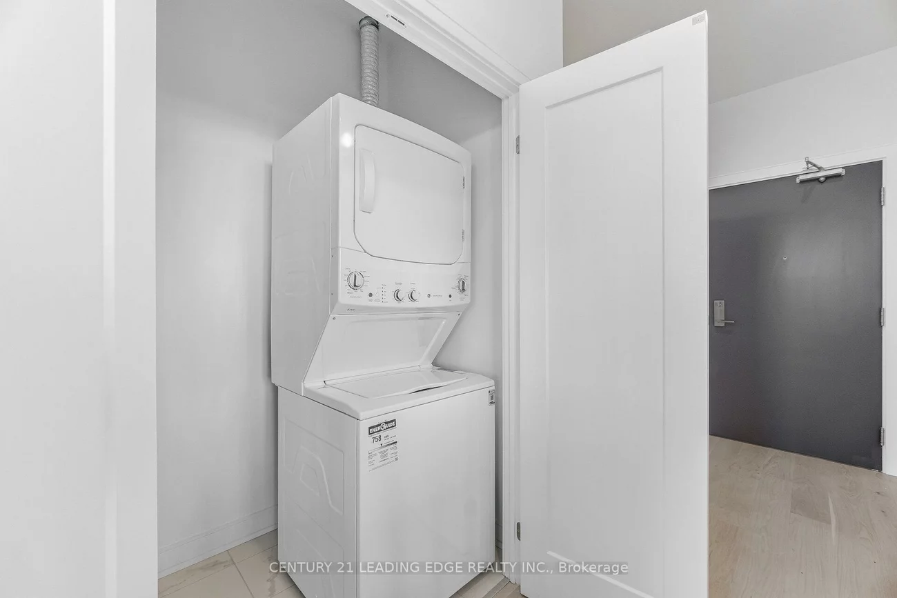 705, Davis, Huron Heights-Leslie Valley, Newmarket