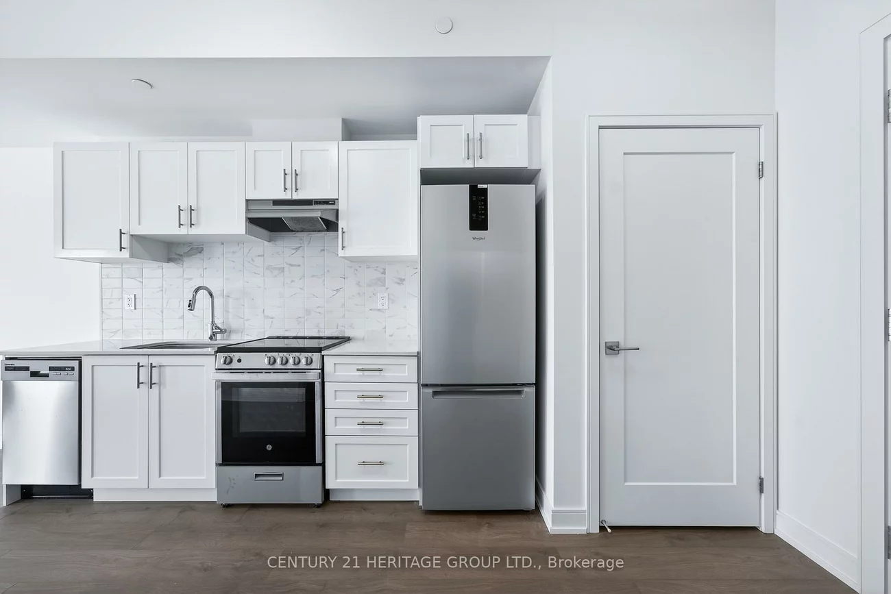 705, Davis, Huron Heights-Leslie Valley, Newmarket