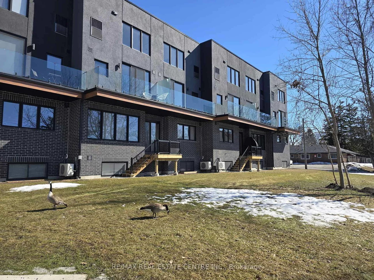 59, Charles, Central Newmarket, Newmarket