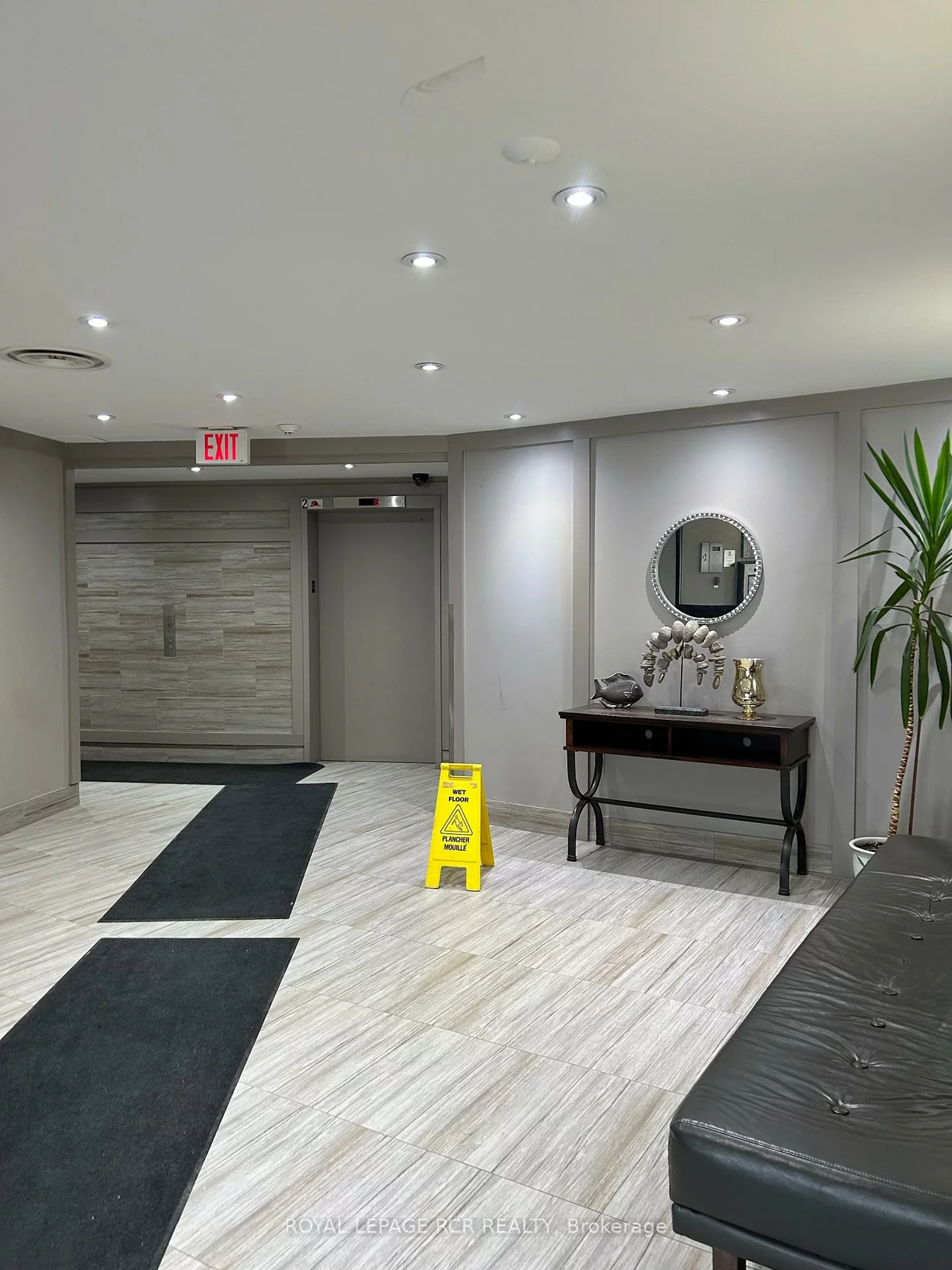 260, Davis, Central Newmarket, Newmarket