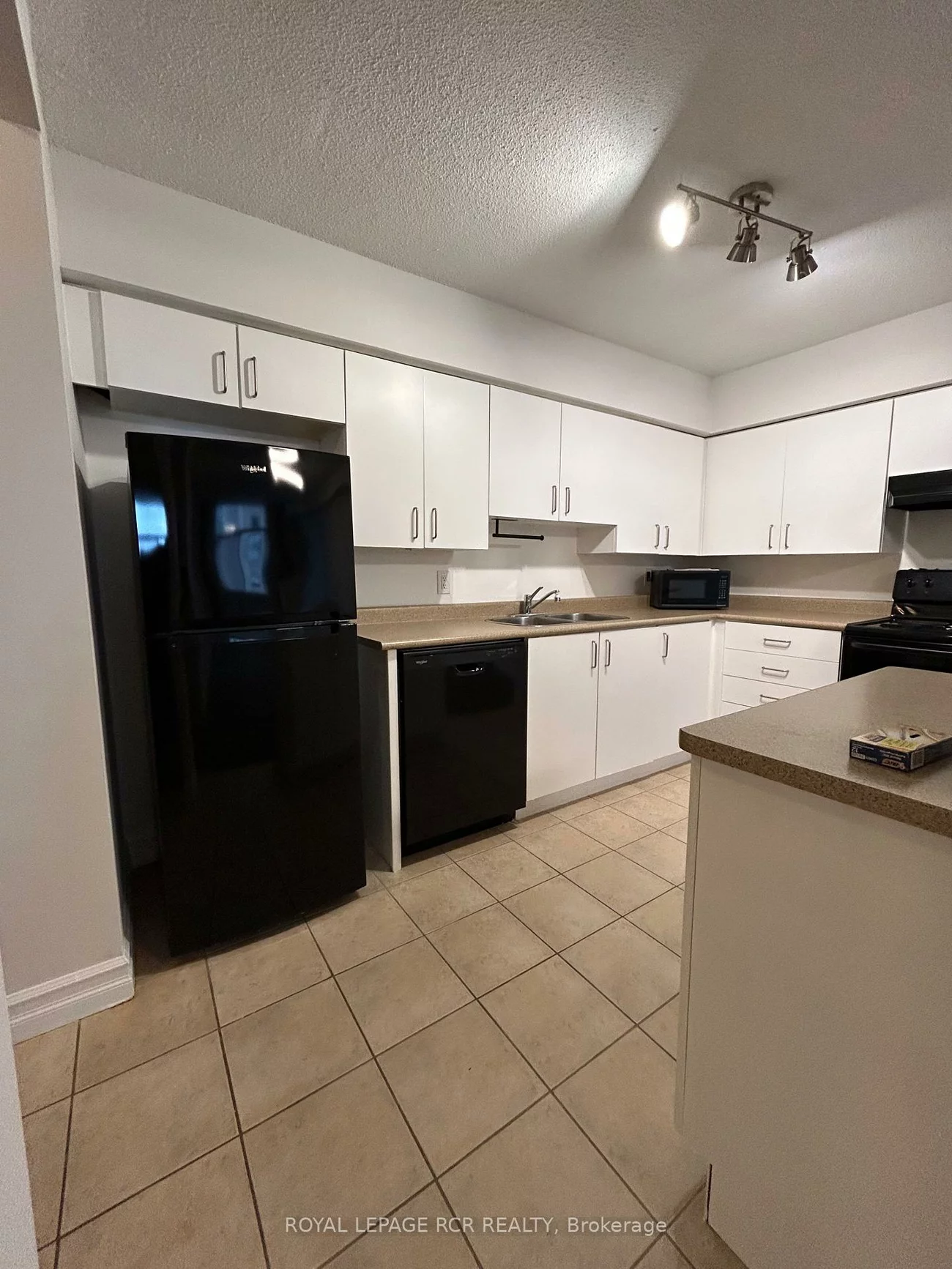 260, Davis, Central Newmarket, Newmarket