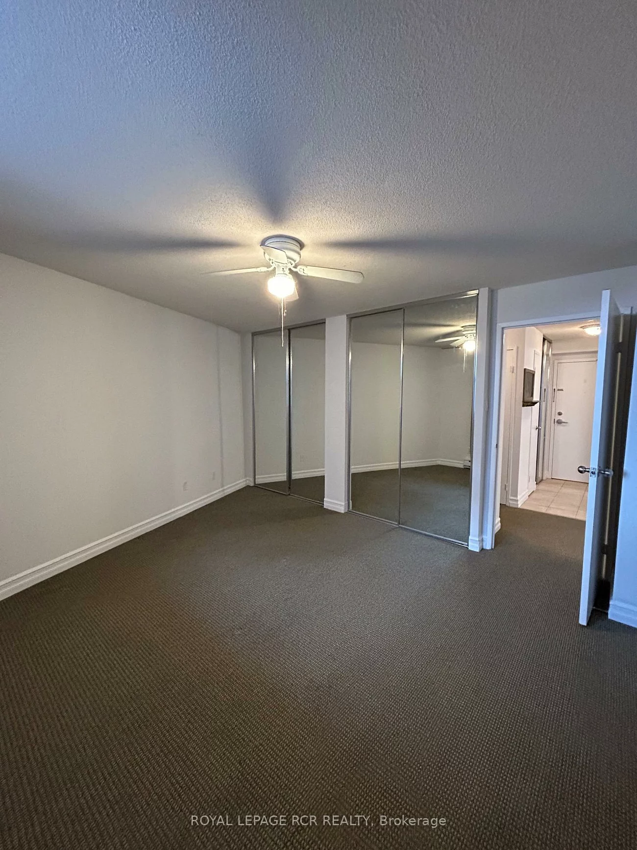 260, Davis, Central Newmarket, Newmarket