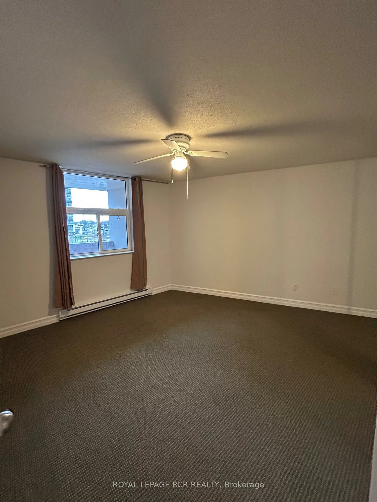 260, Davis, Central Newmarket, Newmarket