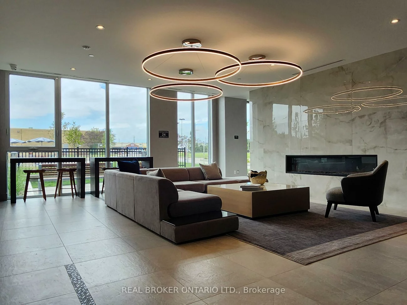 185, Deerfield, Central Newmarket, Newmarket