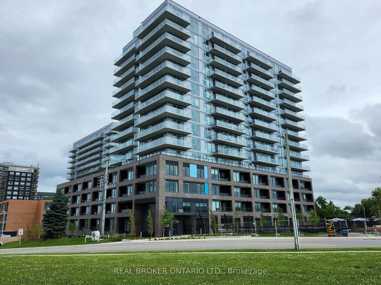 185, Deerfield, Central Newmarket, Newmarket