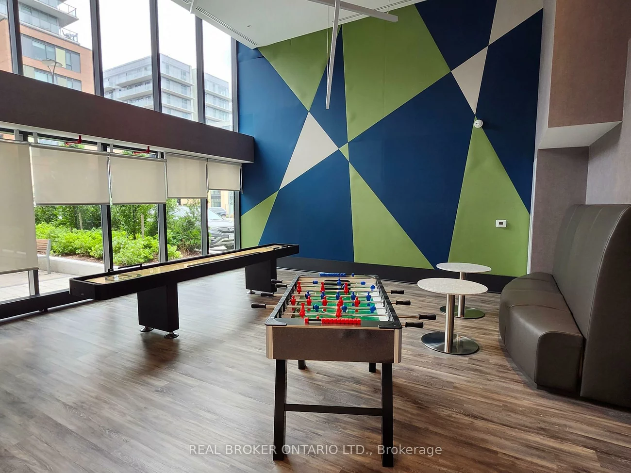 185, Deerfield, Central Newmarket, Newmarket