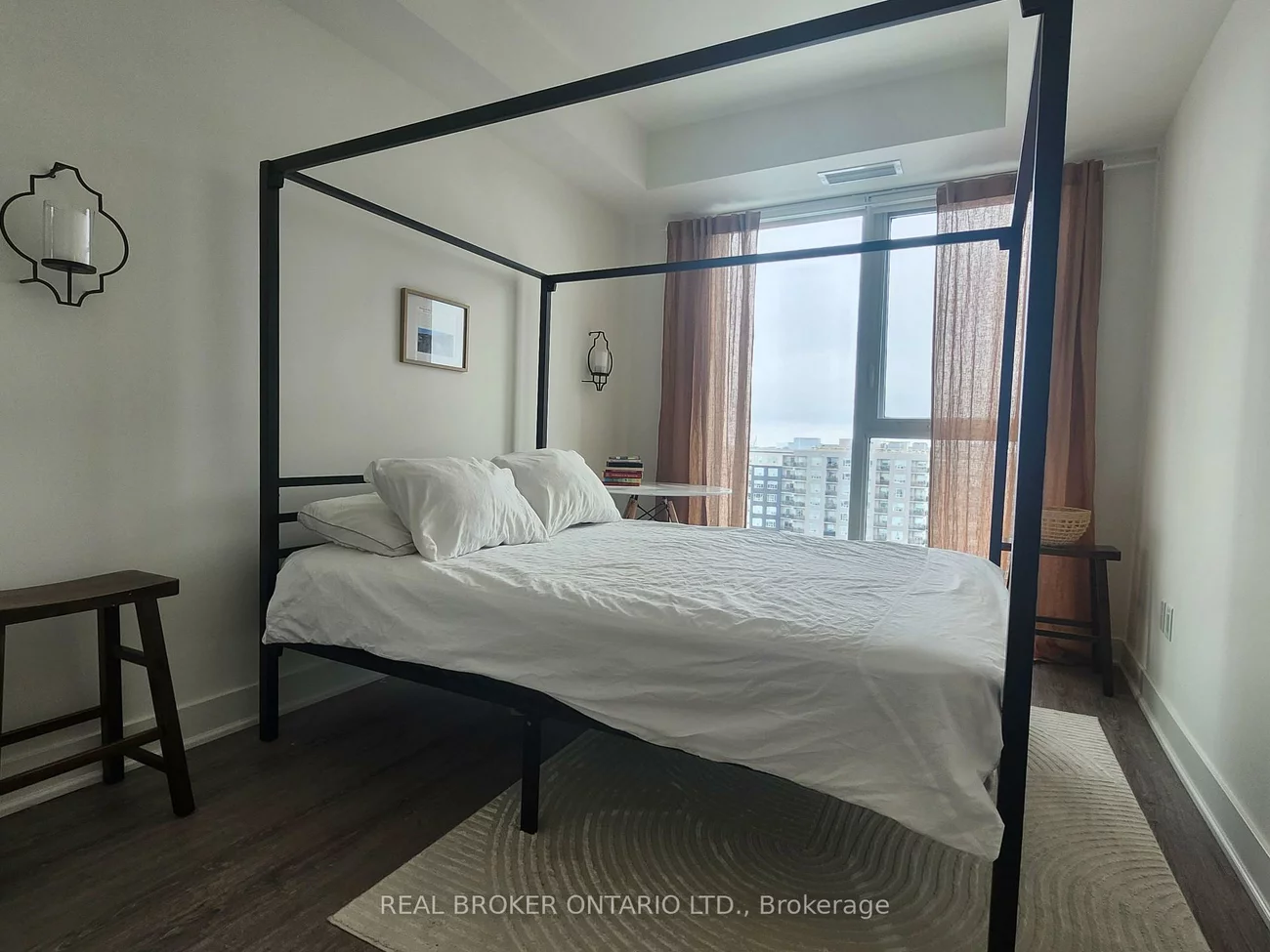 185, Deerfield, Central Newmarket, Newmarket