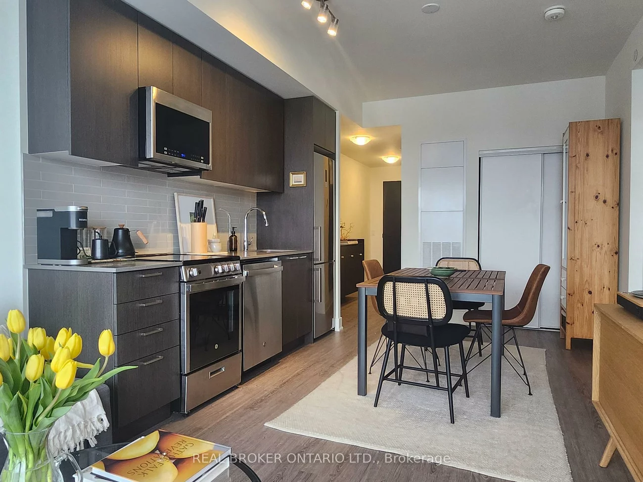 185, Deerfield, Central Newmarket, Newmarket