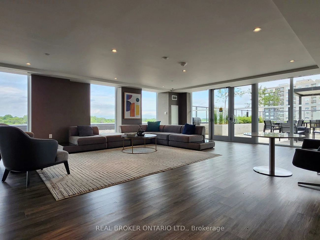 185, Deerfield, Central Newmarket, Newmarket