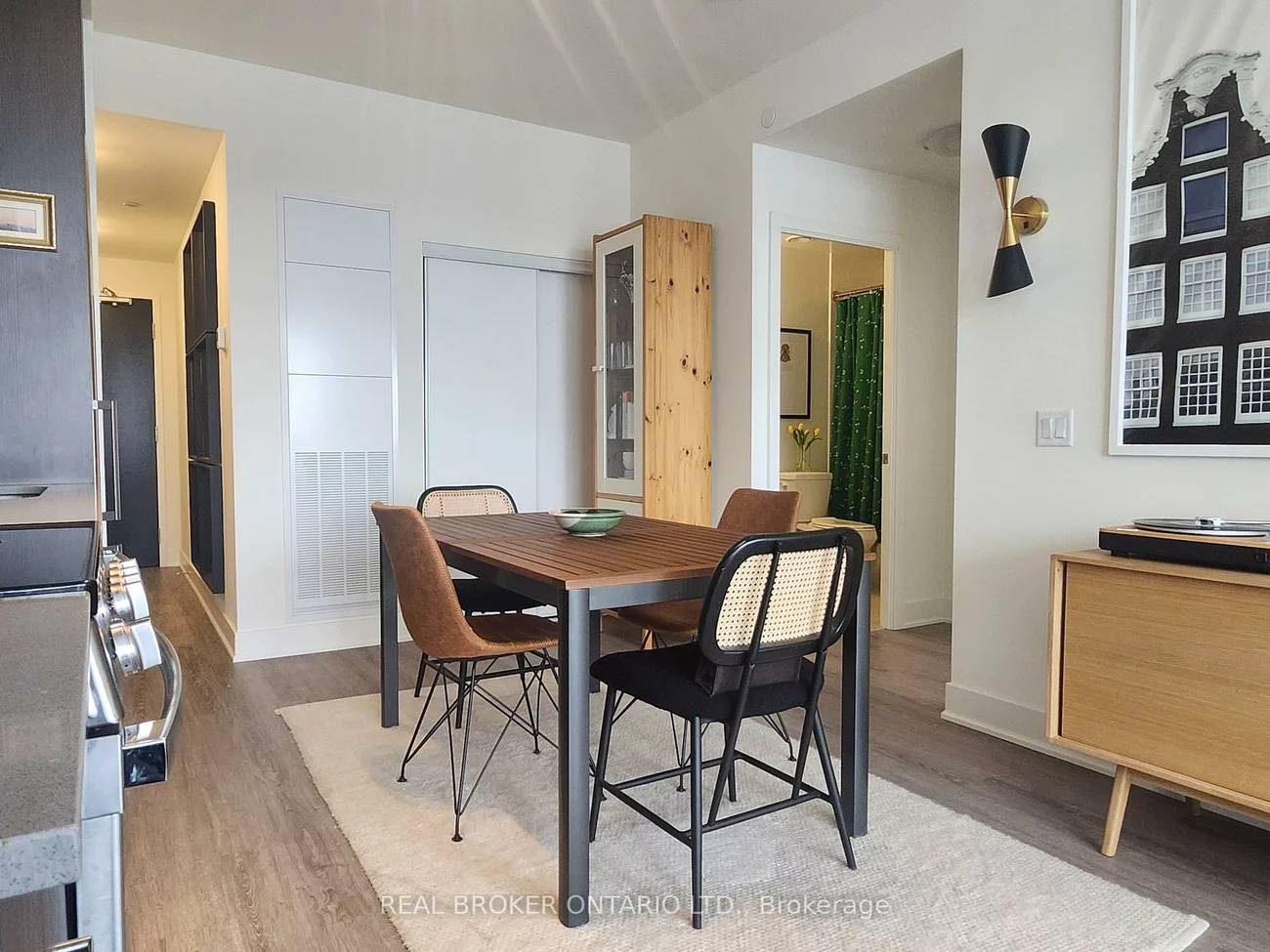 185, Deerfield, Central Newmarket, Newmarket