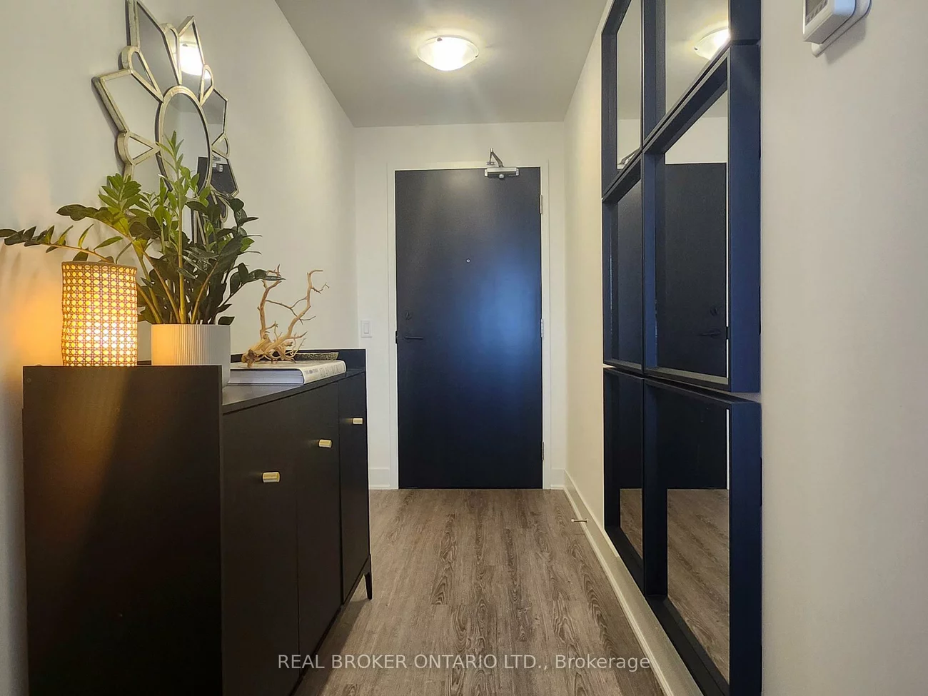 185, Deerfield, Central Newmarket, Newmarket