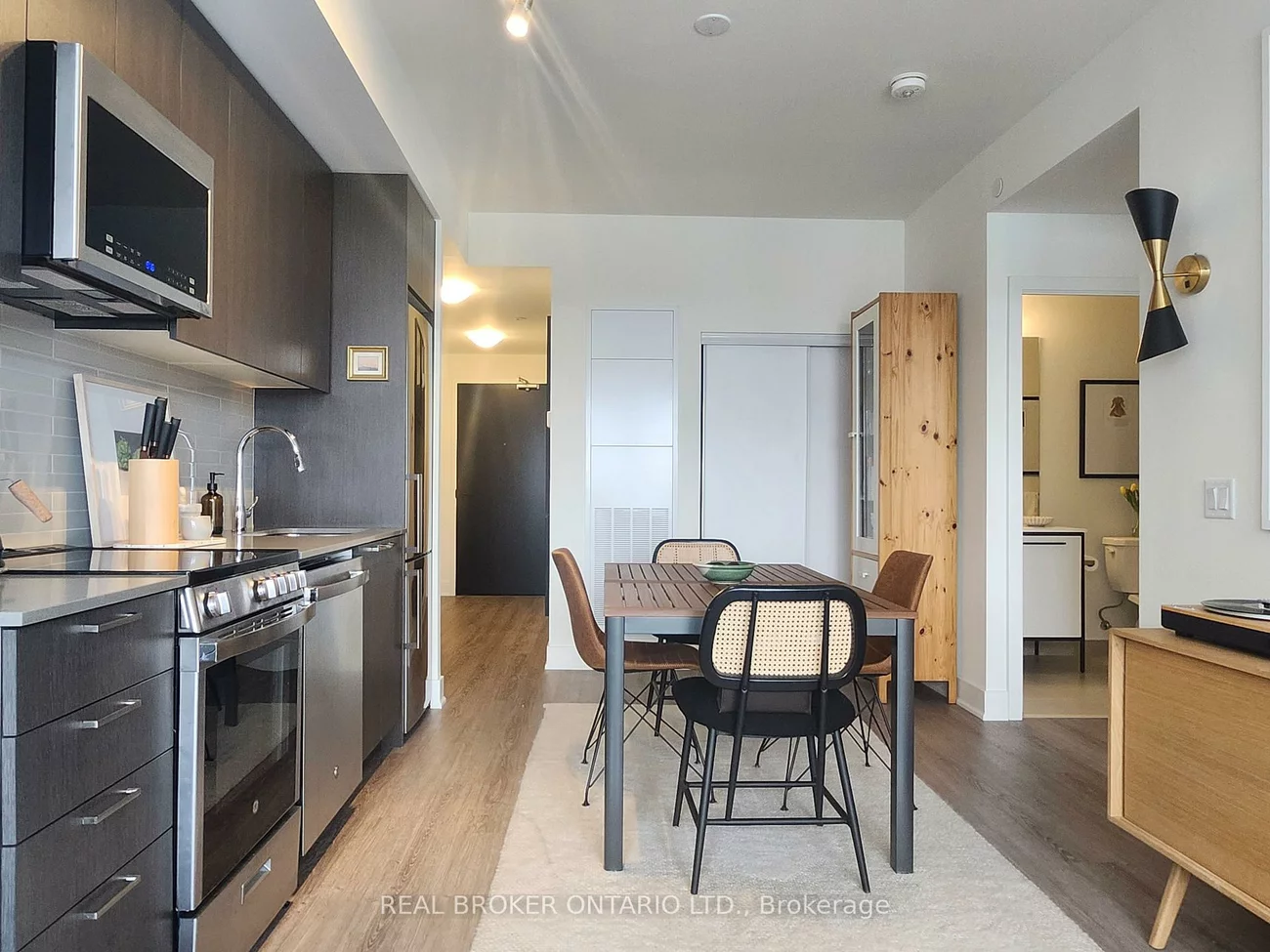 185, Deerfield, Central Newmarket, Newmarket