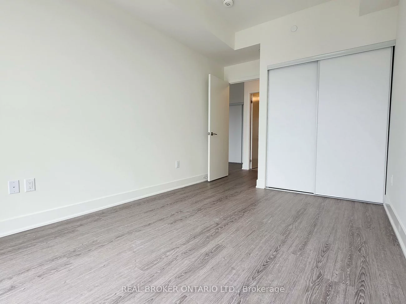 185, Deerfield, Central Newmarket, Newmarket