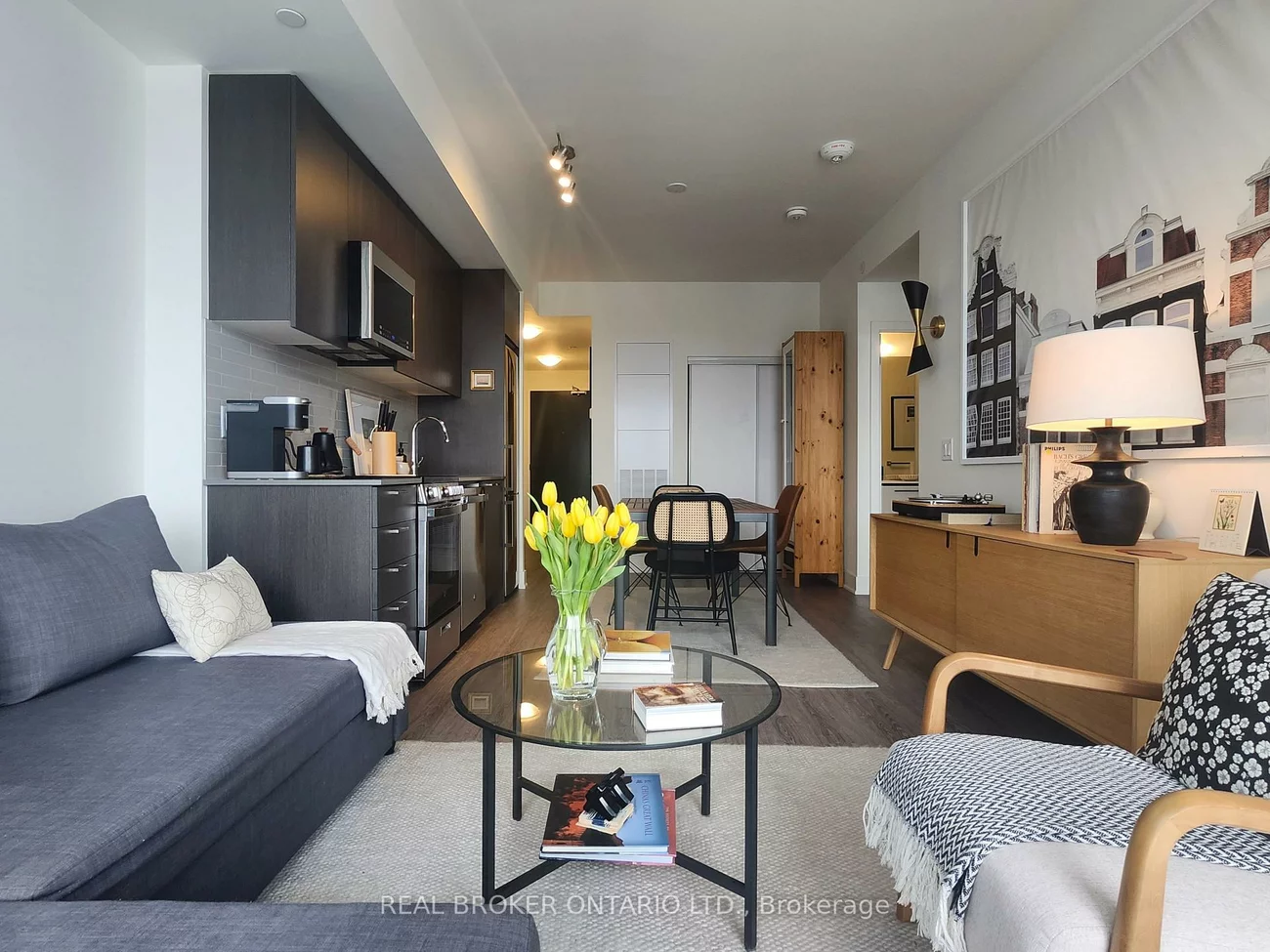 185, Deerfield, Central Newmarket, Newmarket