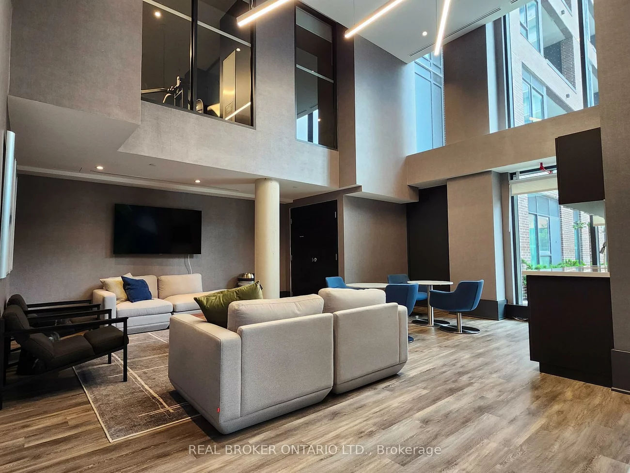 185, Deerfield, Central Newmarket, Newmarket